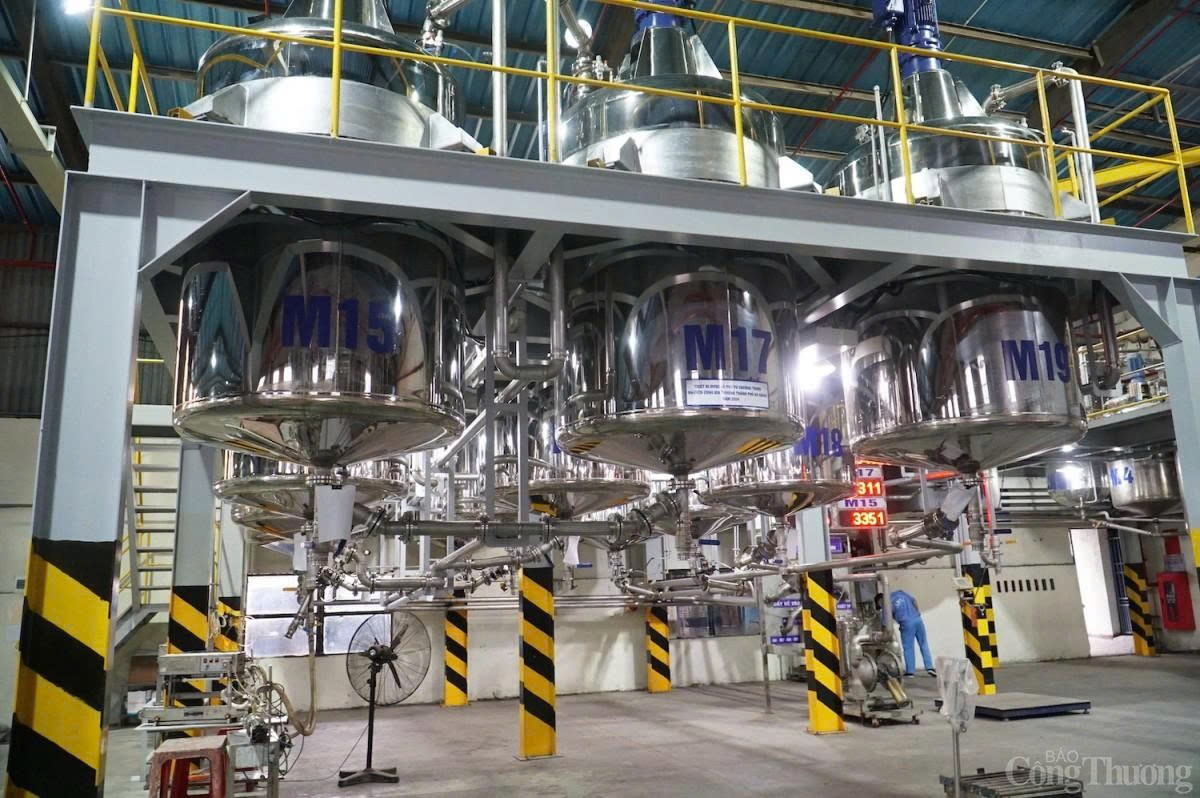 BÁ LỘC CHỦ ĐỘNG ĐẦU TƯ MÁY MÓC ĐỂ NÂNG CAO CHẤT LƯỢNG SẢN PHẨM VÀ TĂNG KHẢ NĂNG CẠNH TRANH